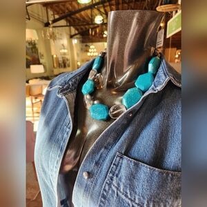 New to the Boutique✨️Blue Howlite & Vintage Silvertone Beaded Necklace